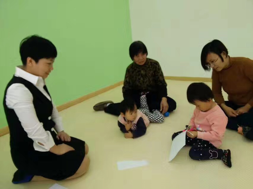北京澳真國際父母學(xué)院楊老師親臨澳真國際江西分園做智能測(cè)評(píng)指導(dǎo)