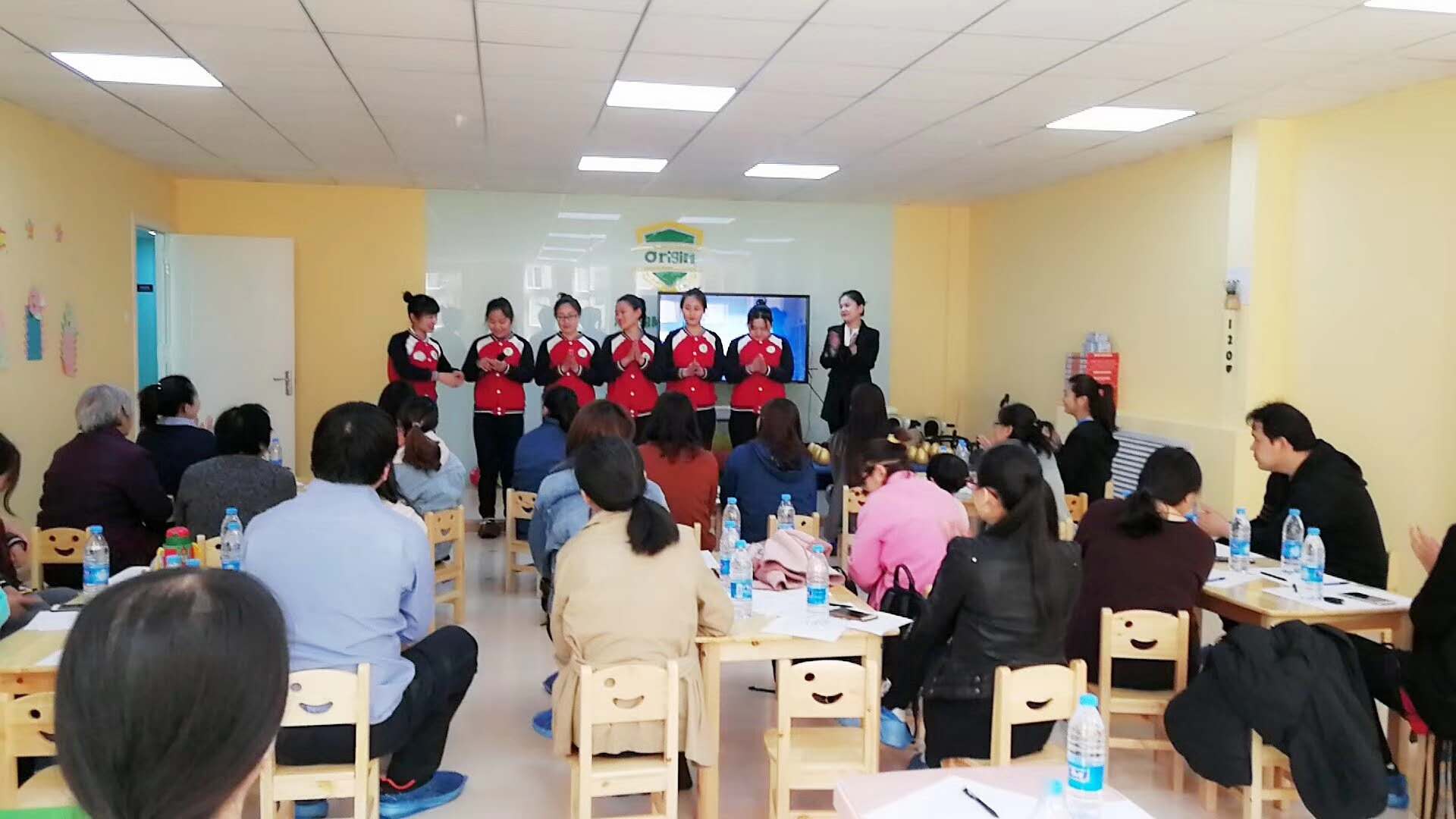 早教其教育創(chuàng)業(yè)之后，承受的委屈終究會有回報