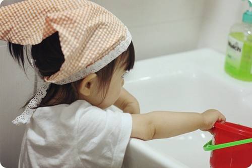 幼兒園小班數(shù)學(xué)教案：小羊請(qǐng)客