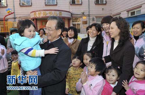 中國幼師缺口逾50萬 全國政協(xié)委員：將教師擺在學前教育發(fā)展突出位置