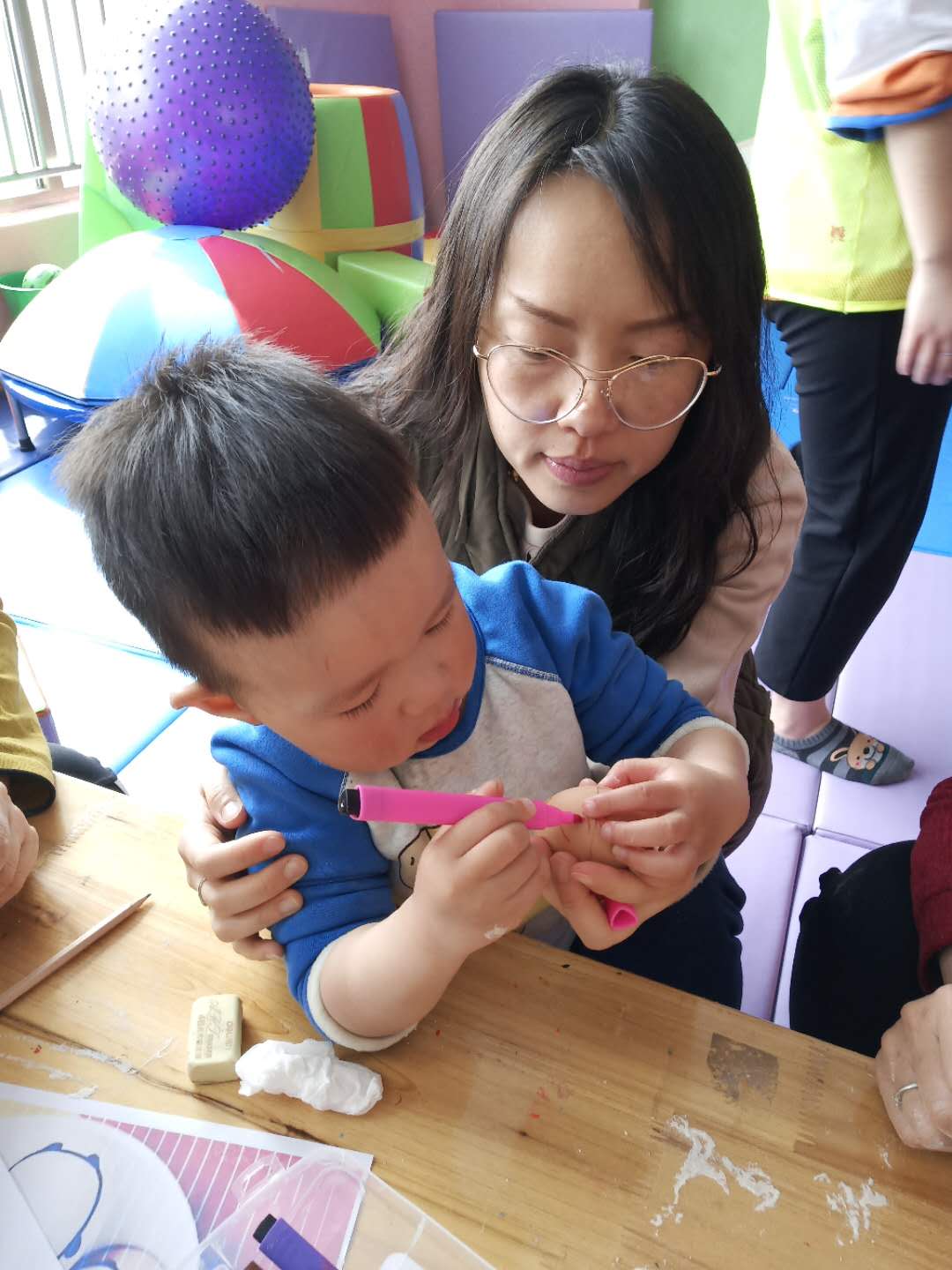 “無規(guī)矩不成方圓”，孩子6歲前一定要養(yǎng)成的規(guī)矩!