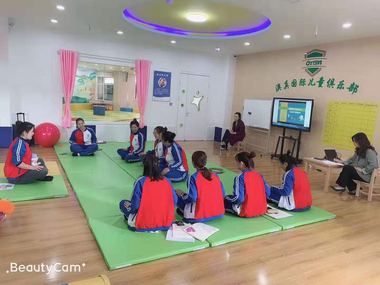 北京澳真早教總部老師下園培訓(xùn)